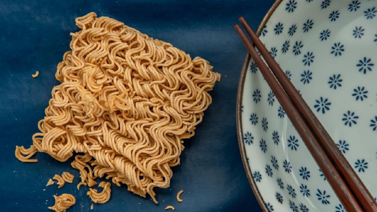---
Wabah Salmonella Menyerang, Konsumsi Mi Instan Mentah Jadi Perhatian

---