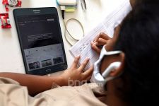 Dua Platform Digital Belum Patuhi Batas Usia 16 Tahun, Menkomdigi Menyampaikan Peringatan Keras