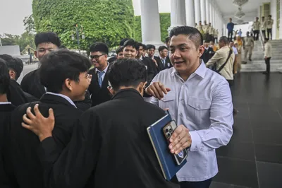 Usulan Pemotongan Gaji Menteri: Tanggapan Seskab Teddy Luthfiyah