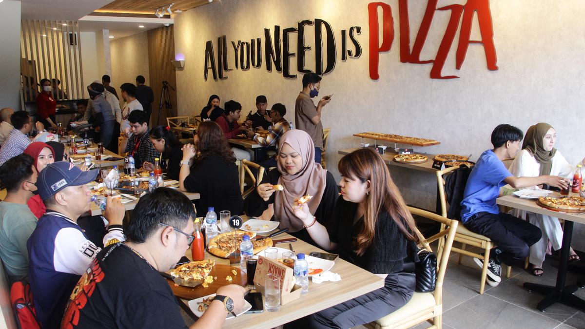 ---
Strategi Yum Brands dalam Penjualan Pizza Hut

---