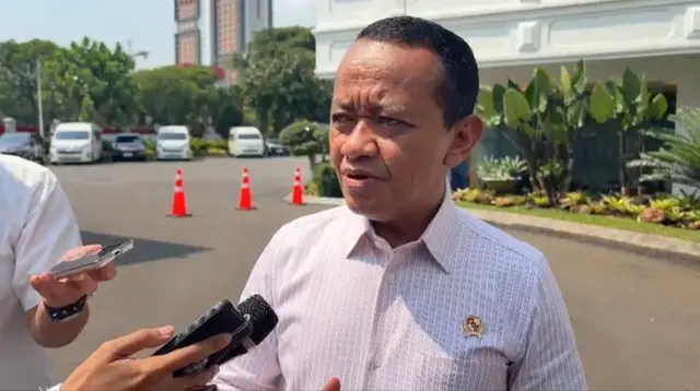 Bahlil Berencana Mempercepat Regulasi untuk Pengadaan PLTS 100 GW