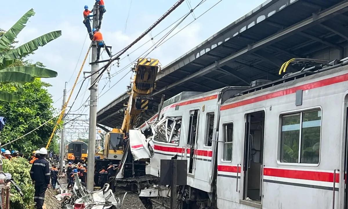 ---
Jumlah Korban Tewas Kecelakaan Kereta di Bekasi Meningkat Menjadi 15 Orang
---