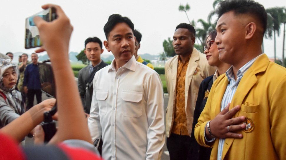 Denny Indrayana Minta Diskualifikasi Gibran, Pergantian Wapres Bisa Terjadi Awal Oktober