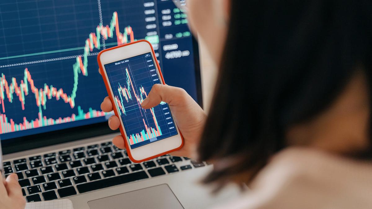 Kisah Investor Ritel di Tengah Penurunan Bursa: Dari Kerugian Hingga Strategi Bertahan
