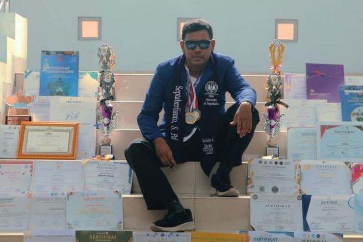 Kisah Inspiratif Septaberlianto, Lulus Cumlaude dari UNY dengan 36 Prestasi di Tingkat Nasional dan Internasional