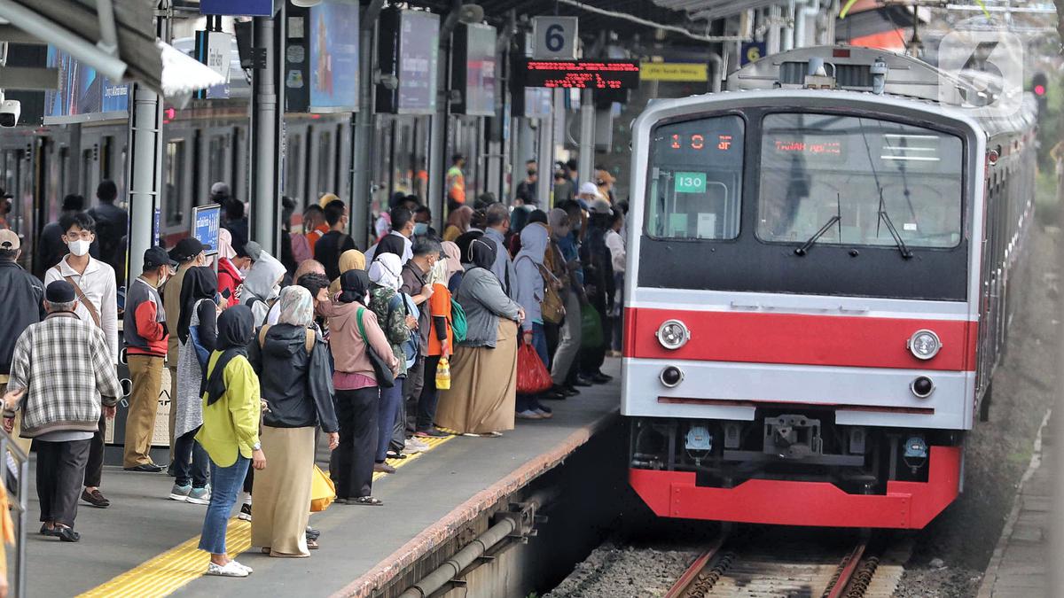 Danantara Dorong KAI Siapkan Rencana Transformasi untuk Hadapi Lonjakan Penumpang KRL