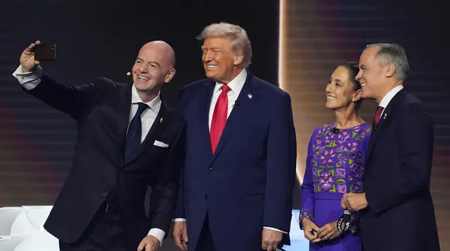 ---
Hadiah Tiket Senilai Rp 270 Juta dari FIFA, Hubungan Donald Trump dan Gianni Infantino Dipertanyakan

---