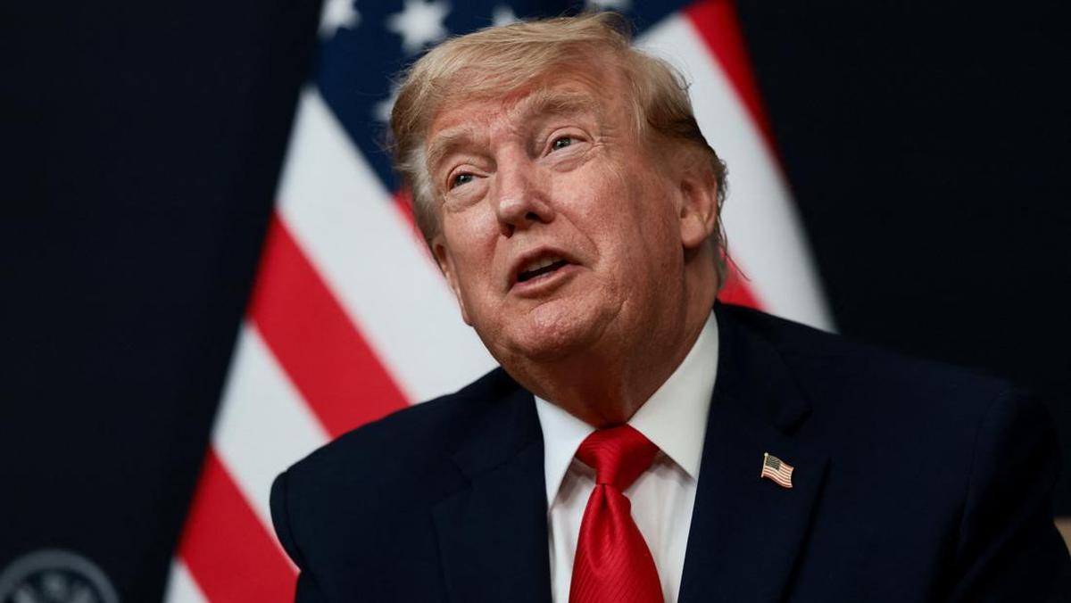 ---
Donald Trump Rayakan Ulang Tahun ke-80, Apa yang Terjadi pada Tubuh di Usia Tua?

---