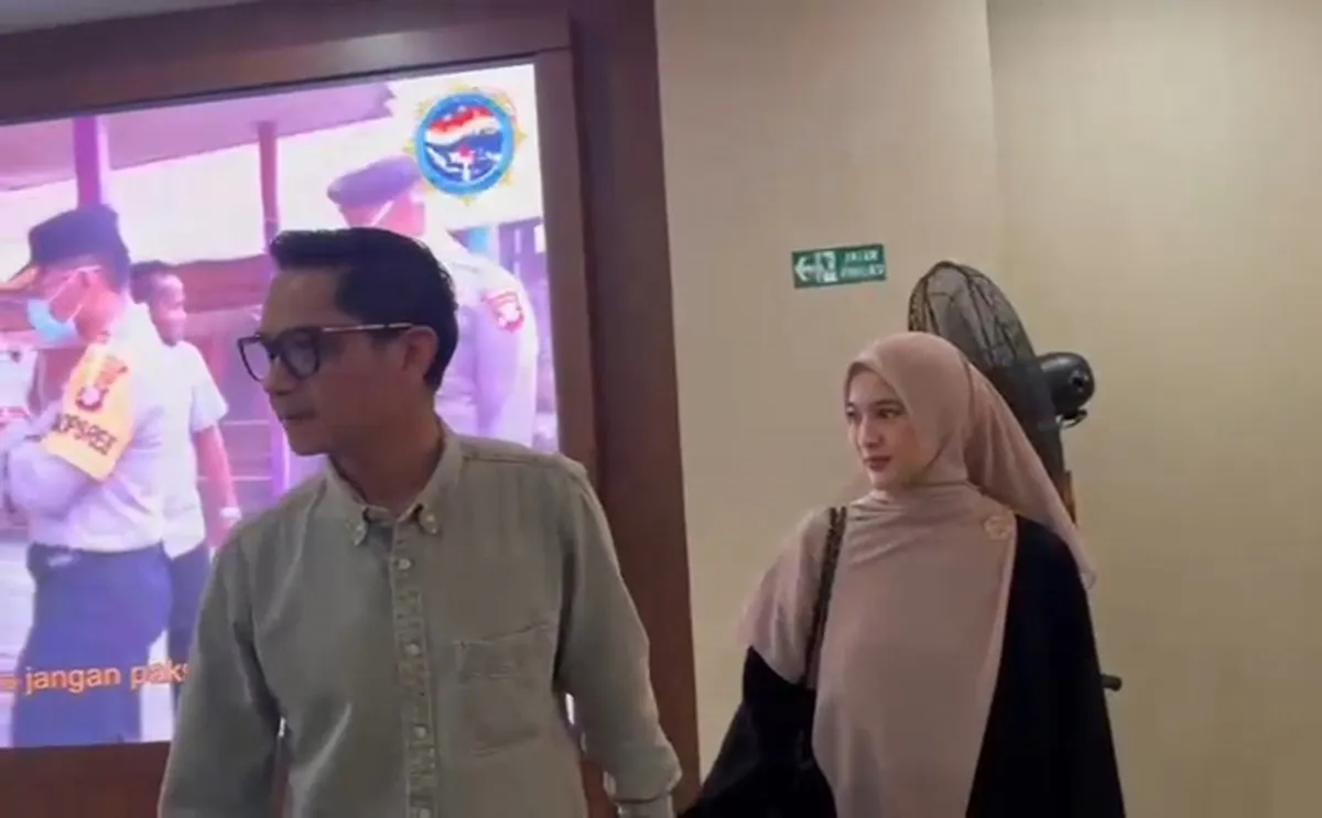 Dude Harlino-Alyssa Dicecer Puluhan Pertanyaan Terkait Kasus PT DSI, Ini yang Digali Polisi