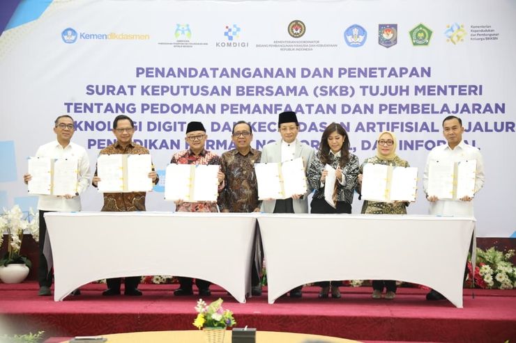 Mendikdasmen Kenalkan Inisiatif Pemanfaatan Teknologi dalam Pendidikan Sesuai SKB 7 Menteri