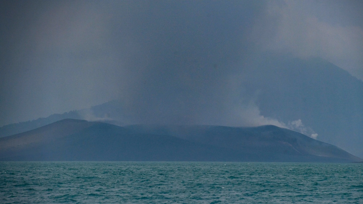 Erupsi Gunung Anak Krakatau Ganggu Penerbangan, Menhub Tekankan Pentingnya Kesiapsiagaan Transportasi