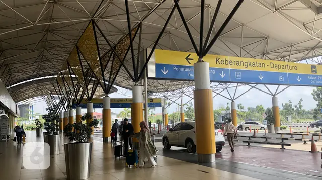 ---
Penumpang di Bandara Jambi Memilih Tetap Menunggu Setelah Penerbangan Dibatalkan

---