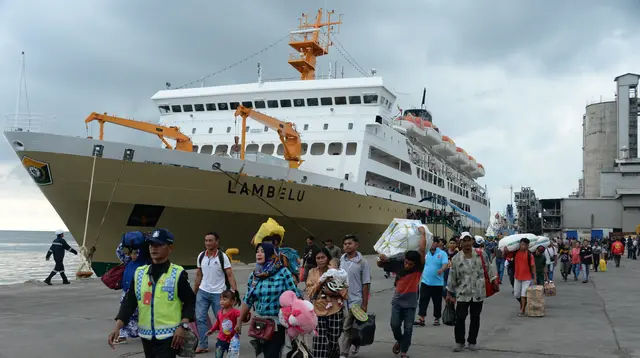 ---
Bantuan Logistik untuk Korban Gempa NTT Kini Dikirim Gratis Menggunakan Kapal

---