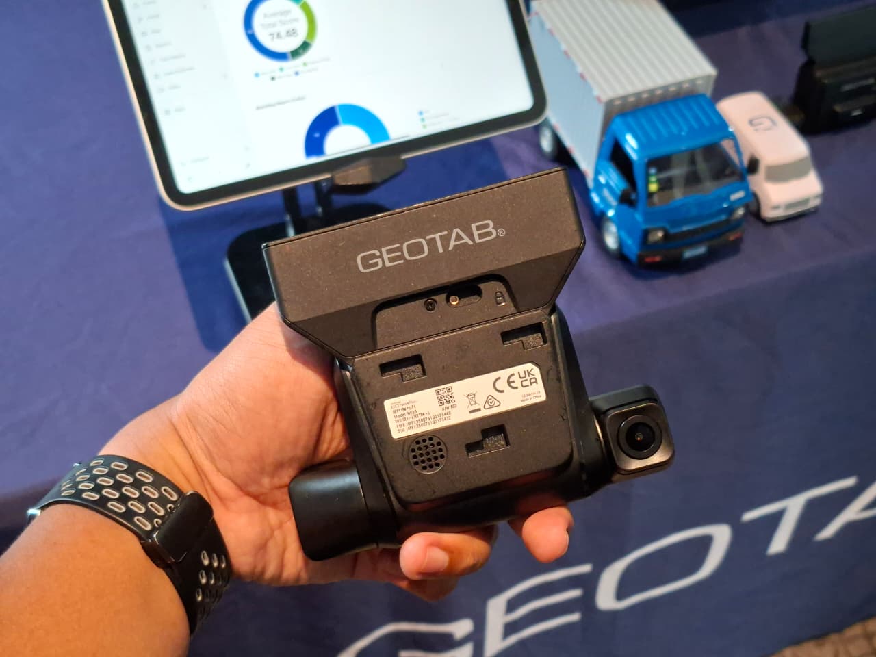 Kamera Geotab Go Focus Plus AI Dash Cam dalam acara Media Roundtable bertajuk Smarter Fleets, Safer Roads di Hotel The Westin, Jakarta Selatan, Kamis (8/10/2026). (KOMPAS.com/Bill Clinten)