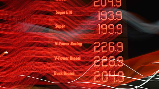 Harga Minyak Dunia Mencapai Puncaknya Sejak 2022