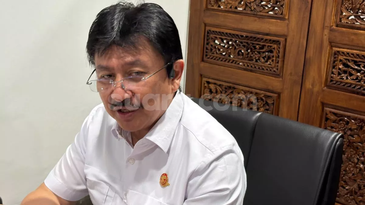 Direktur Jenderal Perhubungan Udara Kemenhub, Lukman F. Laisa di Jakarta pada Senin (26/10/2026). [Suara.com/Yaumal]