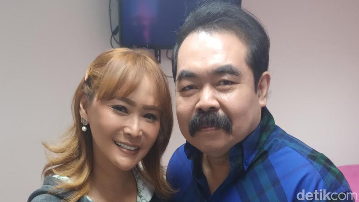 ---
Inul Daratista Mengalami Perawatan Empat Hari di Rumah Sakit Akibat Obsesi Tubuh Langsing

---