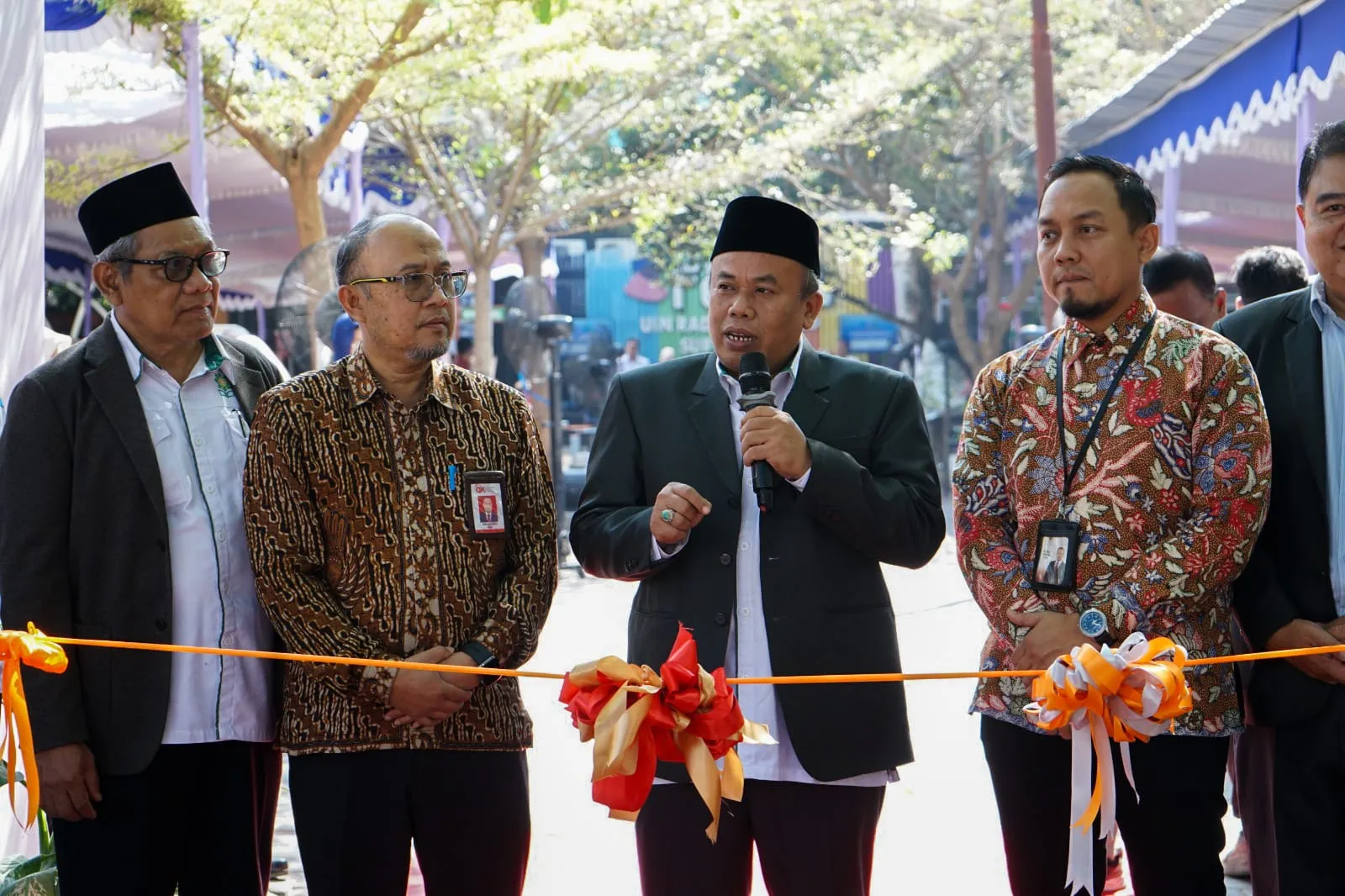 Pelepasan Burung Derkuku saat Kick Off Dies Natalis ke-34 UIN Raden Mas Said Surakarta. (Istimewa)