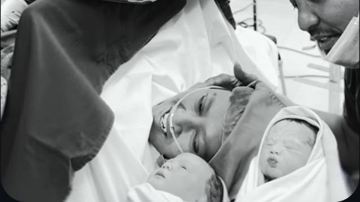 Kisah Inspiratif dari Sumenep: Setelah 22 Tahun Menanti, Pasangan Ini Dikaruniai Bayi Kembar