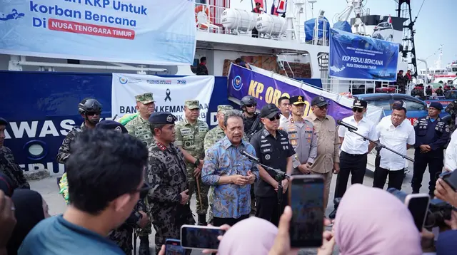 ---
Pengiriman Bantuan 50 Ton untuk Korban Gempa NTT Menggunakan Kapal Orca 06

---