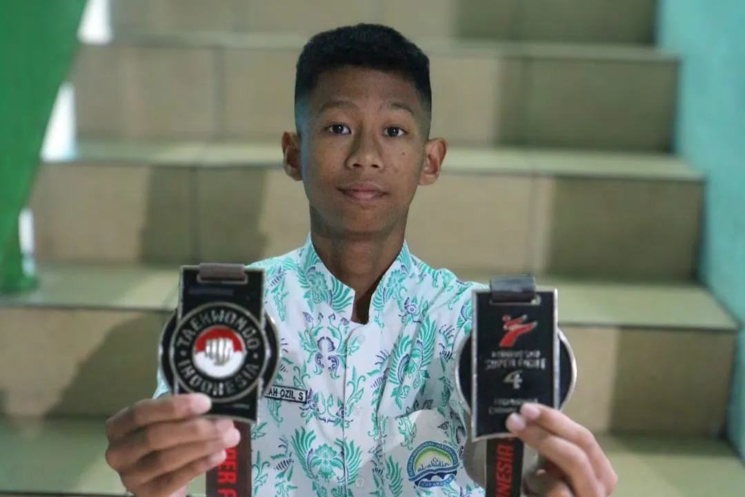 Siswa ABBS Surakarta Raih Medali dalam Kejuaraan Taekwondo Berkat Latihan Rutin