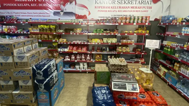 ---
Kendaraan Bantuan Koperasi Merah Putih Diperbolehkan Digunakan oleh Warga Desa

---