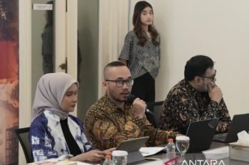 Kumpulan berita politik, ditemukan 121.298 berita.