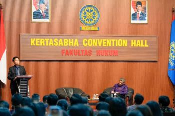 Menteri Yusril Ihza Mengumumkan Pencapaian Terkini di Sektor Hukum dan HAM