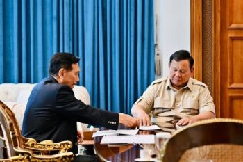 ---
Berita Politik Terkini: Luhut Laporkan Hasil Simulasi kepada Prabowo

---