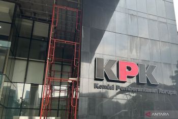 KPK Desak Aturan Pembatasan Penggunaan Uang Tunai