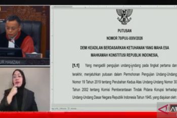 ---
Mahkamah Konstitusi Mengabulkan Sebagian Permohonan dalam Putusan Perkara Tertentu

---