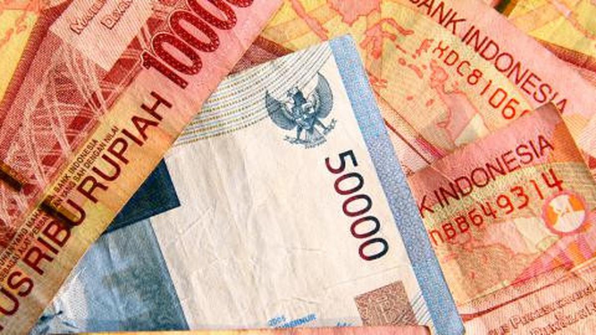 Rupiah Melemah, Tembus 17.500 per USD pada 12 Mei 2026