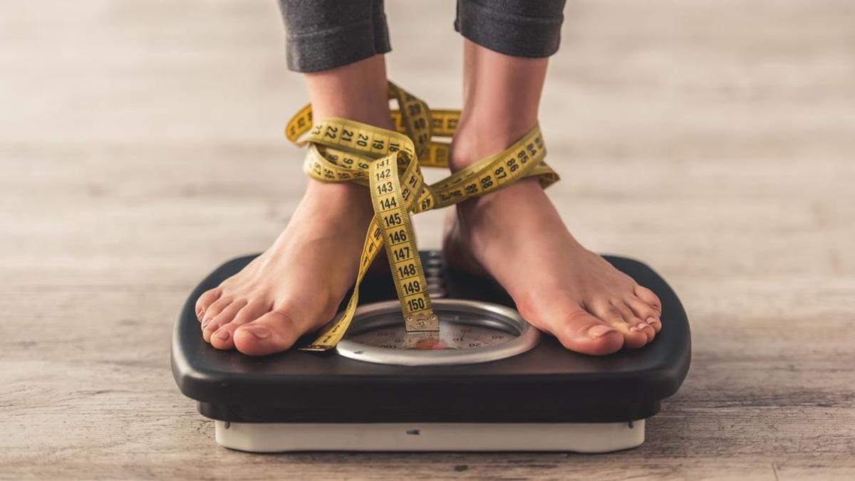 Laxative abuse bisa didorong oleh keinginan untuk cepat langsing. Foto: Getty Images/vadimguzhva