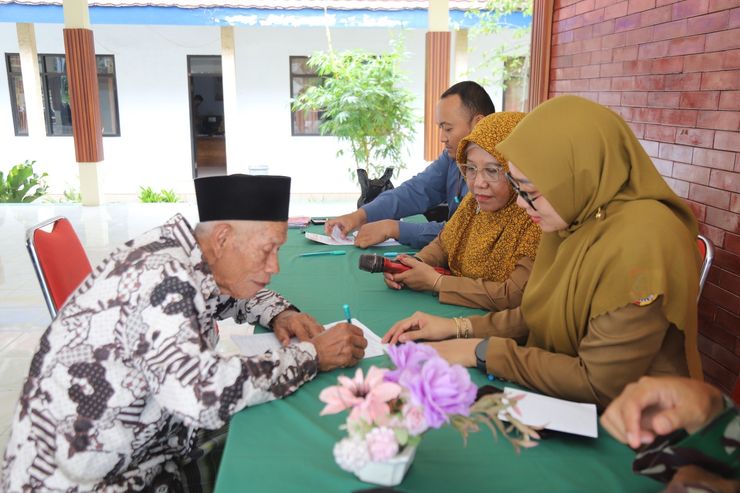 Mendapat Tunjangan Profesi, 97.122 Guru Kemenag Lulus Sertifikasi