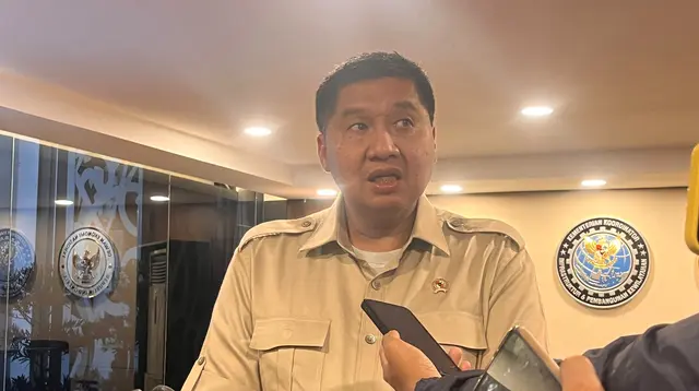 ---
Maruarar Sirait Berkomunikasi dengan Pimpinan Pakuwon Terkait Pembongkaran Pagar Mal Kokas

---