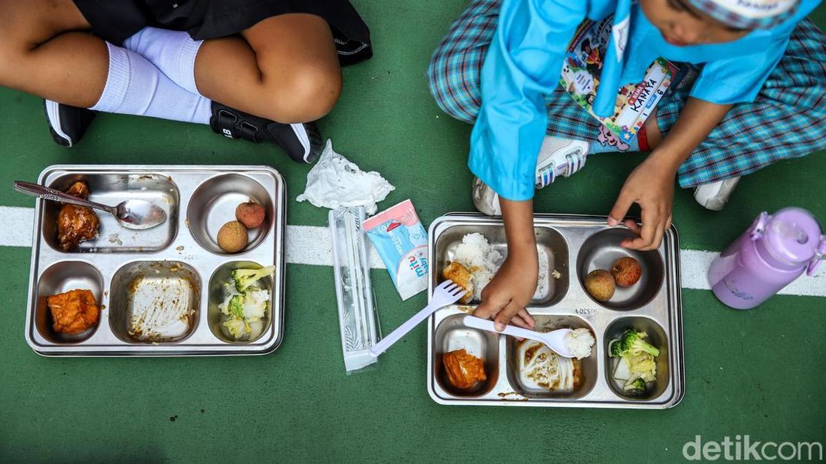 Program MBG kembali berjalan seiring dimulainya kegiatan di sekolah. (Foto: Pradita Utama/detikFoto)