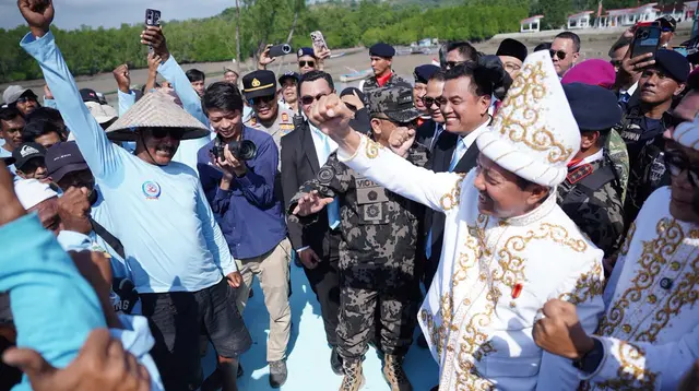 Menteri KKP Rayakan HUT RI ke-81 Bersama Nelayan Konawe dan Komitmen Pembangunan Pesisir