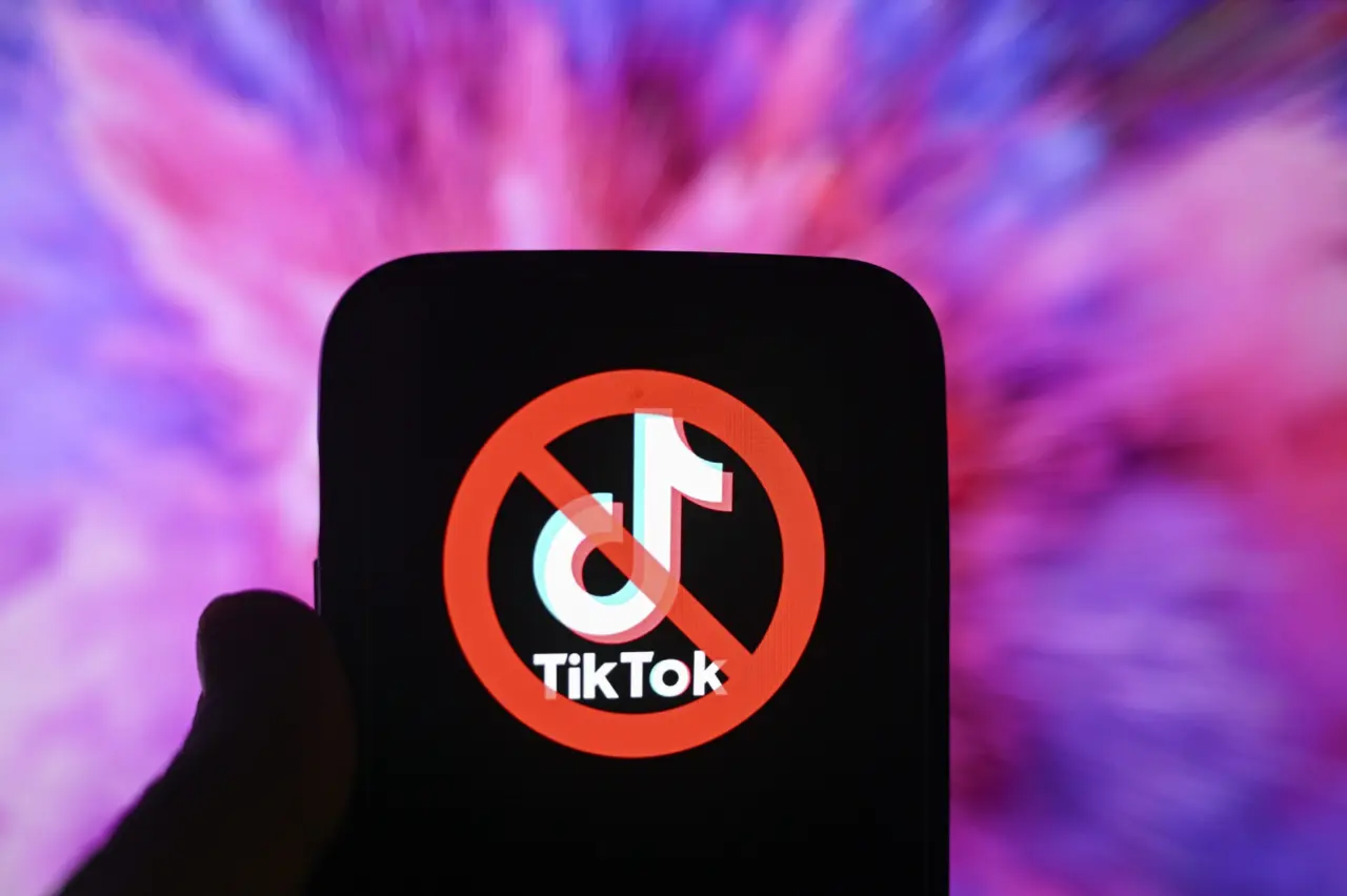 Meta melarang iklan yang mempromosikan TikTok dan layanan milik ByteDance lainnya untuk tayang di Facebook dan Instagram. (Getty Images)