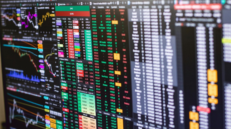 Rekor Baru Indeks Nasdaq dan Penurunan Harga Minyak Global