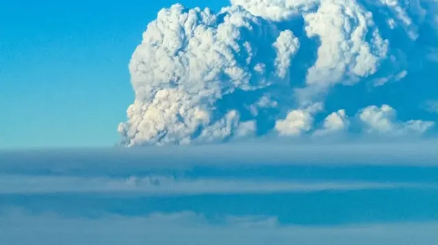 Bahaya Mengintai Pesawat yang Memaksa Melintasi Abu Anak Krakatau