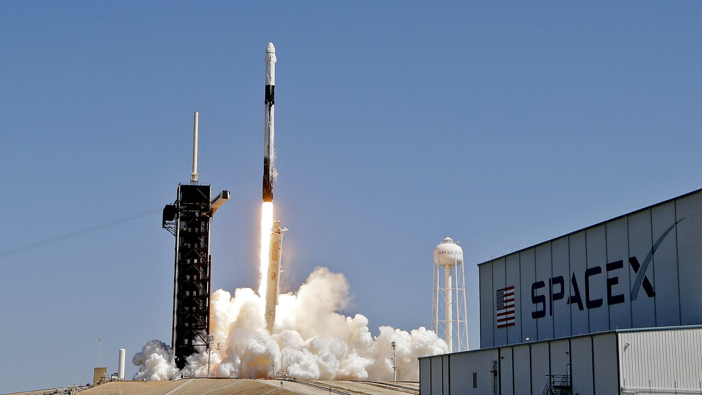 Vietnam Kerja Sama dengan SpaceX untuk Peluncuran Satelit Pertama