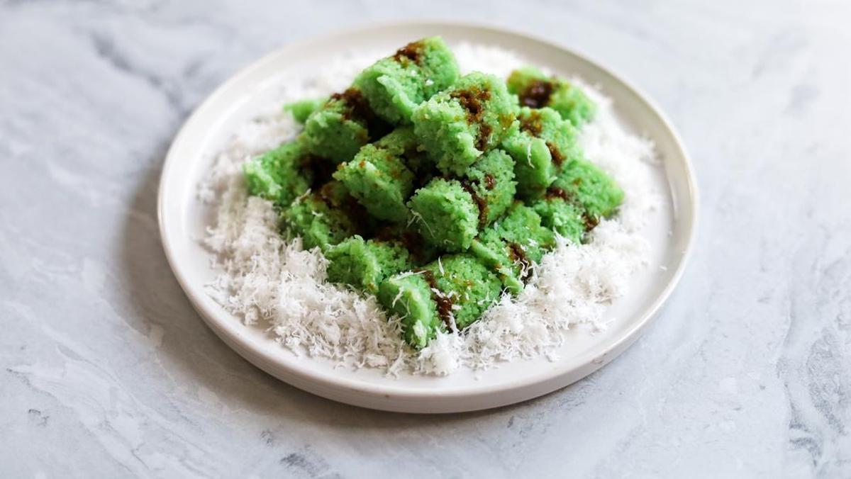Pakar Peringatkan Bahaya Pipa PVC untuk Kue Putu