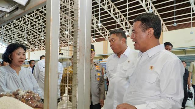 ---
Pembatasan Pembelian Beras SPHP Maksimal 25 Kg per Orang

---