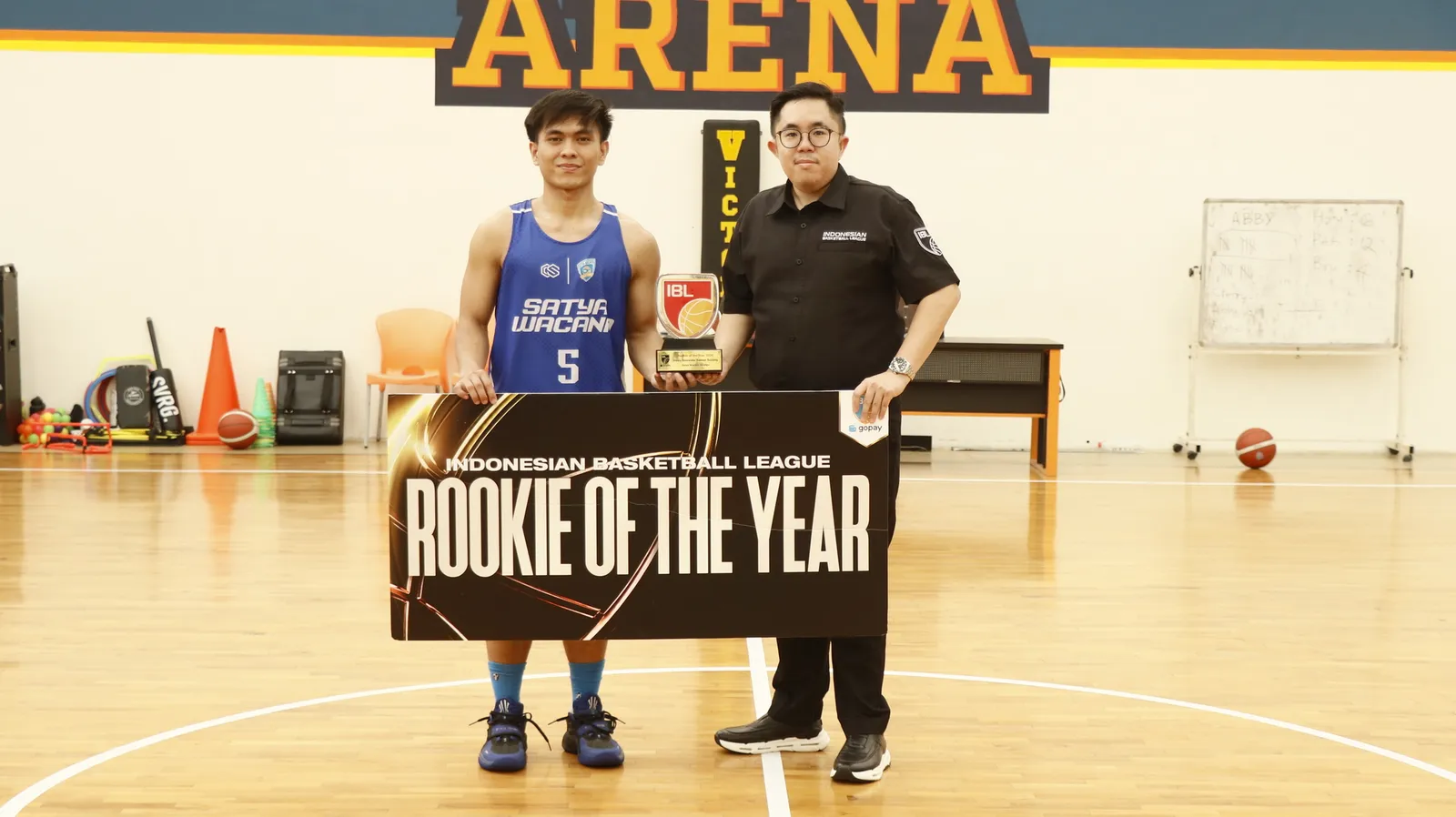 Keberhasilan Pembinaan Basket di UKSW: Samuel Sualang Dinobatkan Sebagai Rookie of the Year IBL 2026