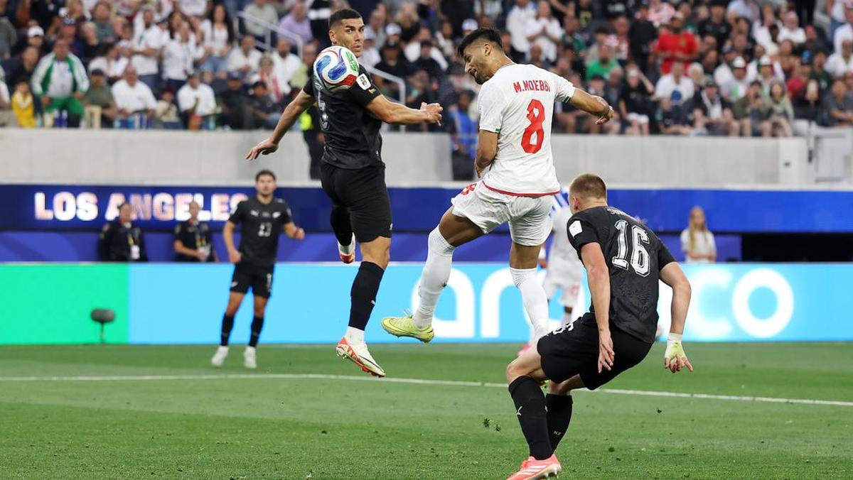 ---
Piala Dunia 2026 Terancam Suhu Panas Ekstrem, Ahli Ungkap Bahaya Heat Stroke

---