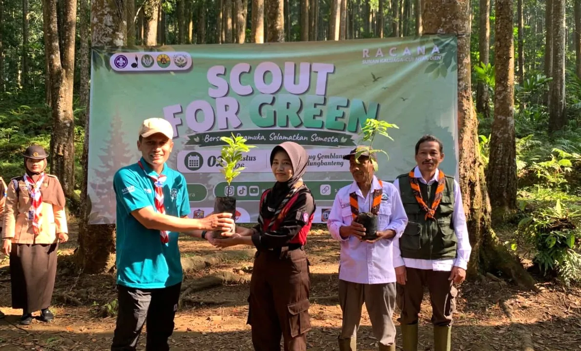 Gerakan Pramuka Gugusdepan Banyumas 26.2833–26.2834 Pangkalan UIN Saizu Purwokerto menggelar aksi tanam 150 pohon di kawasan Hutan Curug Gomblang, Desa Kalisalak, Kecamatan Kedungbanteng, Kabupaten Banyumas. (Istimewa)