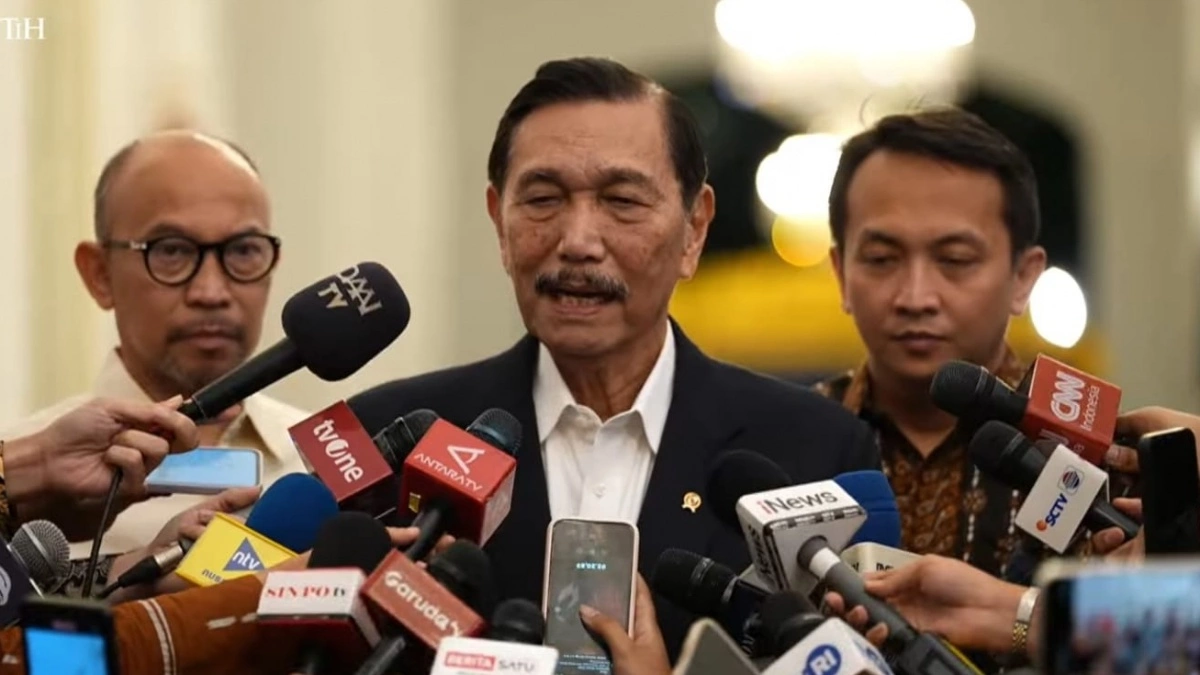 Ketua DEN Luhut Binsar Pandjaitan. (Tangkapan layar Youtube Sekretariat Presiden)