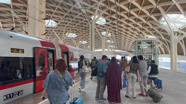 Purbaya Yudhi Sadewa Berjanji Utang Whoosh Tidak Akan Membebani APBN