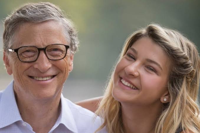 Bill Gates kerap menghabiskan akhir pekannya menemani putrinya menunggang kuda.(The Gates Family)