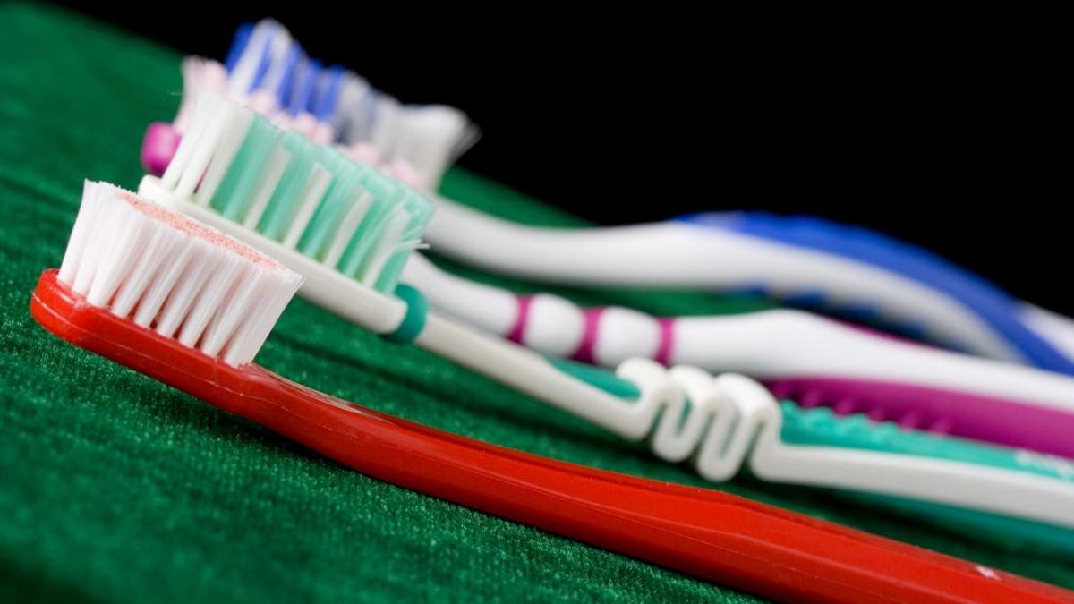 Pentingnya Menjaga Kebersihan Gigi: Apakah Water Floss Diperlukan?